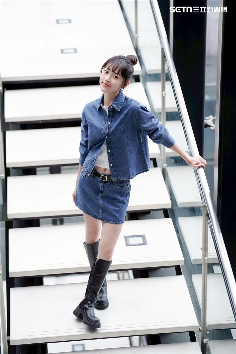 專訪/何曼希《陽光女子合唱團》爆紅!昔赴韓當練習生 親揭內心陰影