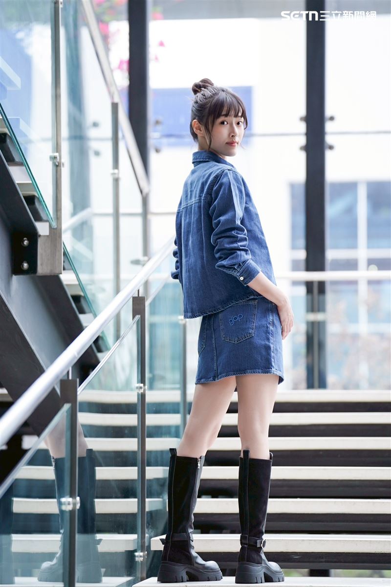 專訪/何曼希《陽光女子合唱團》爆紅!昔赴韓當練習生 親揭內心陰影