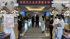 竹聯幫大老吳敦告別式歷時1個半小時後結束。（圖／記者楊忠翰攝影）