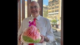 谷立言分享前往南門市場辦年貨的花絮。（圖／翻攝自美國在台協會 AIT）
