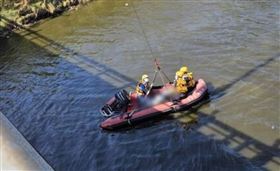 彰化,東螺溪,漂浮,水面,打撈,浮屍（圖／民眾提供） 