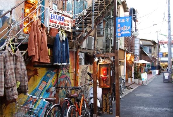 日本東京・下北澤以獨立音樂、劇場與密集的古著店聞名。(圖/翻攝Google maps)