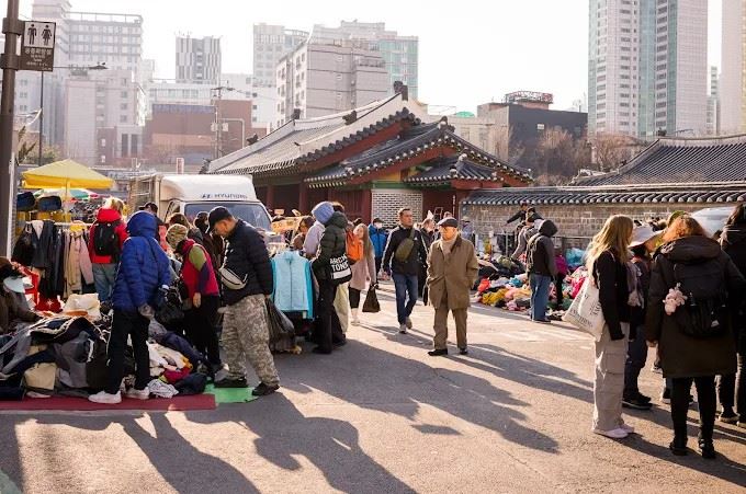 韓國首爾・東廟市場是巨星 GD 欽點的潮流垃圾山。(圖/翻攝Google maps)