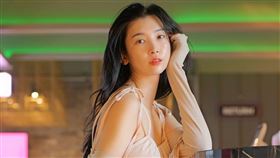 南韓YouTuber同時也是前女團成員李海仁身材惹火外型高挑（圖／翻攝自IG @leezyhaein）