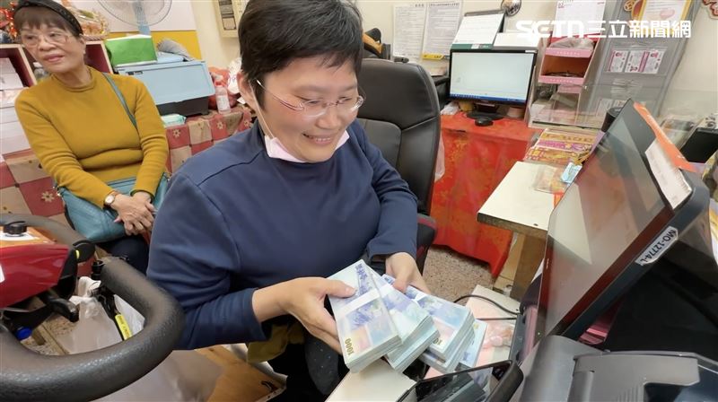 彩券行業者私心希望胡漢龑可以中大獎。（圖／記者羅欣怡攝影）