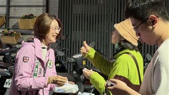 把握拜票時機　蔡美華宣導春節清運