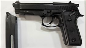 新北,新店,國道,逼車,亮槍,恐嚇,瓦斯手槍彈匣（圖／翻攝畫面）