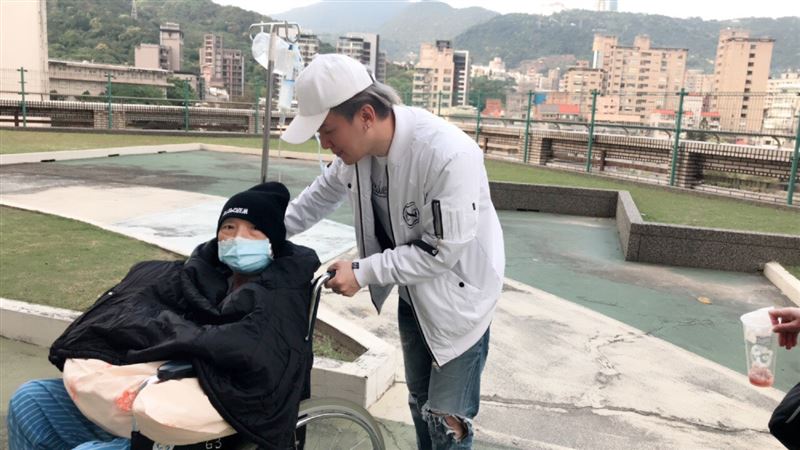 金志遙與父親最後一次一起過年。（圖／金志遙提供）