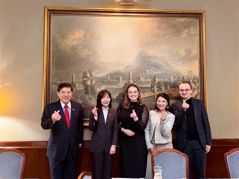 林楚茵與吳沛憶拚國會外交。（圖／林楚茵辦公室提供）