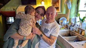 91歲的皮耶薩布萊與39歲妻子迎來第7名子女。（圖／翻攝自X，@ImpactMediaFR）