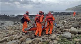 小琉球女潛水教練失聯20日！漂浮至佳樂水被尋獲⋯撈上竟成乾屍（圖／翻攝畫面）