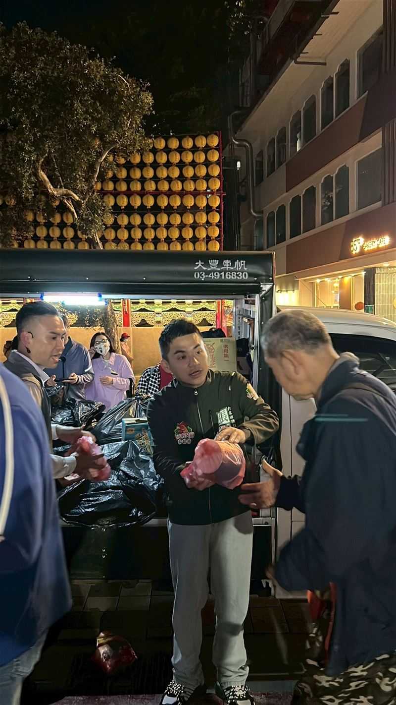 小年夜寒冬送暖　張銘祐：善良與制度並行　才是城市的溫度