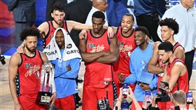 明星賽決賽美國條紋隊慘輸新星隊26分。（圖／路透社／達志影像）