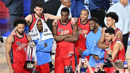 明星賽決賽冷場　條紋隊猛打鐵遭26分血洗