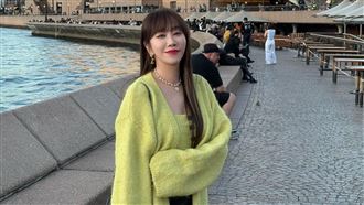 最美空姐除夕宣布離婚挨酸　17字不忍回應