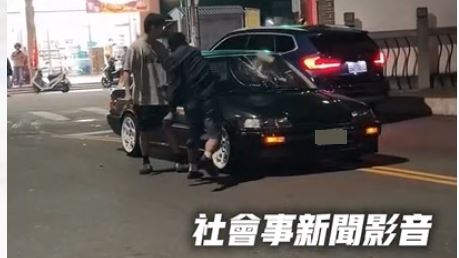 心痛！遭誣撞上單車　經典車遭砸毀