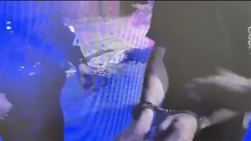 嚇死！陌生男闖家中　屋主傻眼秒報警