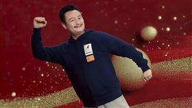 男星林佑星過年變身端菜、送菜員比拍戲還忙碌。