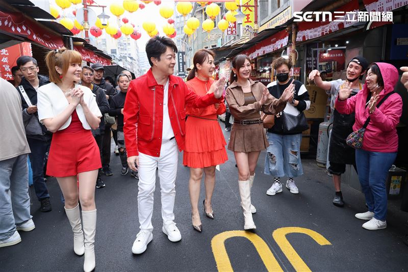 龍千玉與翁立友領豪記唱片群星拜年（圖／記者鄭孟晃攝影）