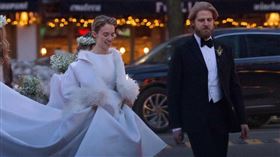 女星瑪雅霍克（Maya Hawke）在西洋情人節悄悄升格人妻。（圖／翻攝自X平台）