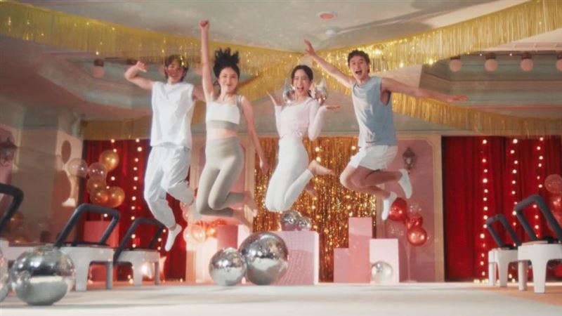 女神楊謹華、男神劉以豪領軍，帶領學弟妹跨界共舞，拍攝新的器械皮拉提斯形象影片。（圖／虎鐵提供）