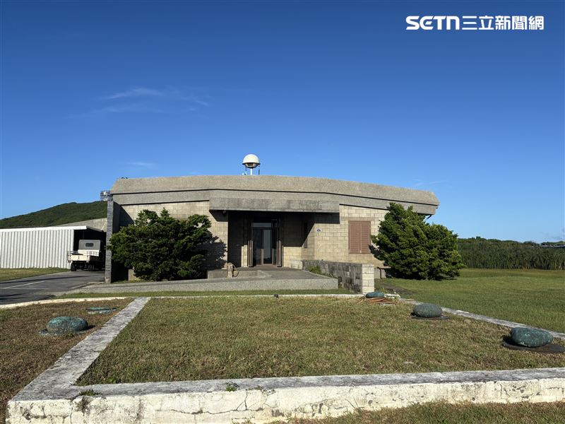 位於台灣最北端的彭佳嶼氣象站，春節期間仍有觀測員留守在這座無人島上。（圖／彭佳嶼氣象站提供）