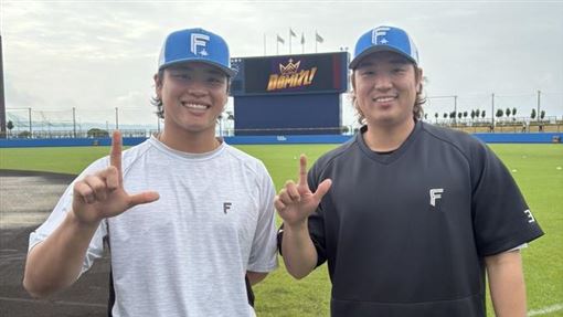 古林、孫易磊返台備戰WBC　火腿圍圈送行