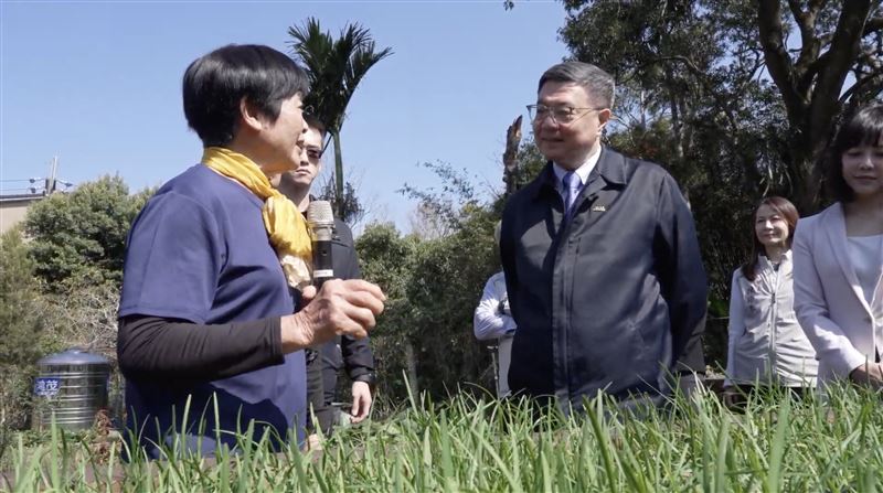 歲末關懷訪三地 卓榮泰:願新年平安順遂