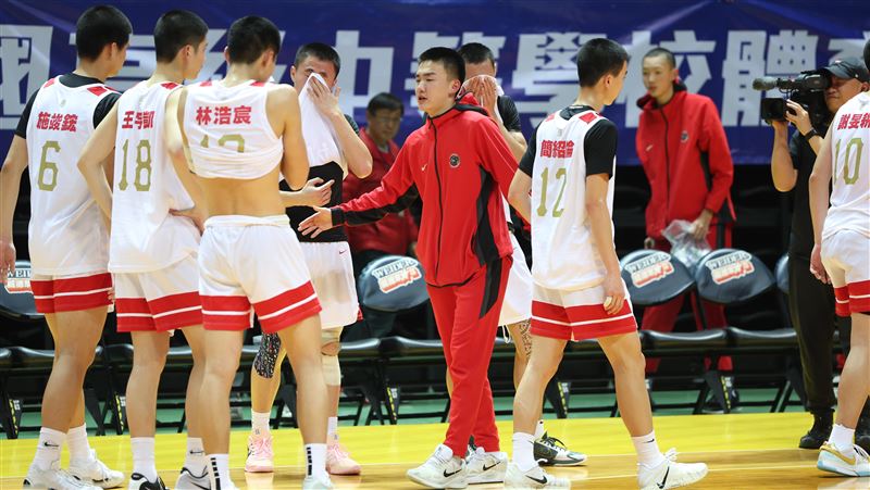 原想提前復出 黃瀚陞苦求防護員仍被拒絕