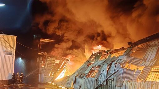 新／除夕夜不平靜！彰化某製鞋工廠陷火海