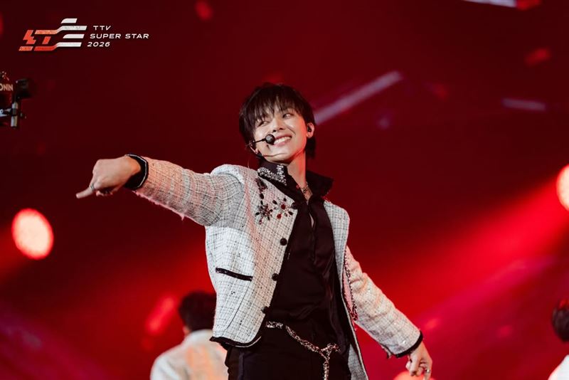 &TEAM台灣成員王奕翔再度回到家鄉演出,LUNÉ們在台下哭成一片,為他感到驕傲。(圖/翻攝自IG @superstarttv)