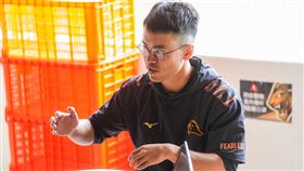 統一獅運科投手教練曾浩哲。（圖／翻攝自統一獅臉書）