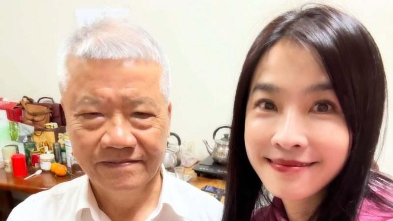 痛失媽媽首過年 小嫻除夕包紅包給爸爸