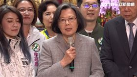 蔡英文覺修宮參拜祈福（圖／翻攝畫面）