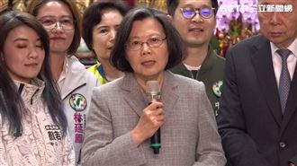 大年初一現身覺修宮　蔡英文為台灣祈福