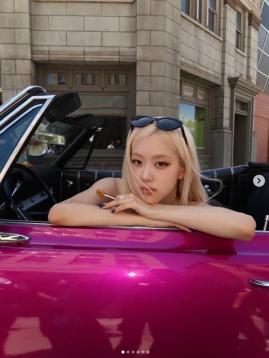 Ros&eacute;曬出多張美照，吸引逾310萬人按讚。（圖／翻攝自IG @roses_are_rosie）