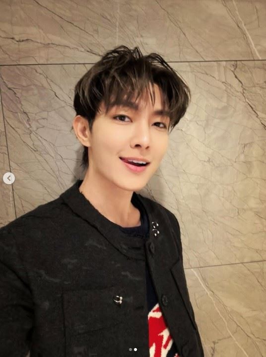 炎亞綸在社群分享過年喜訊，開心表示買一張刮刮樂中了1萬元。（圖／翻攝自Threads @aayan1120）