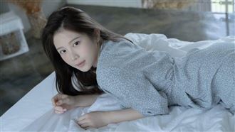 老公情人節回家陪爸媽　鄭家純：不敢相信