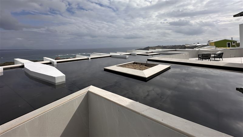 風華渡假酒店墾丁館融入海洋律動，成為在地海岸線風景的一環。（圖／記者陳弘逸攝影）