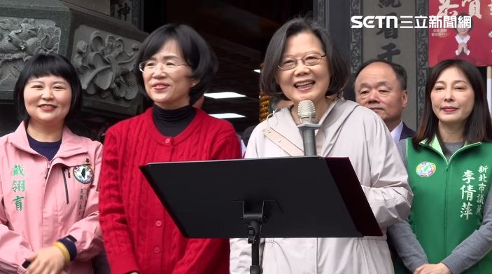 年初一五股賀聖宮蔡英文與蘇巧慧等人參香（圖／翻攝畫面）