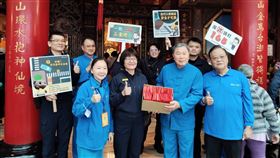信義警攜手慈惠堂、奉天宮宣導停車分流、交安、防詐　市民盛讚！（圖／信義分局提供）