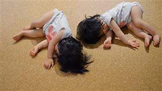 19歲妹一夜戰2男懷雙胞胎！驗DNA有2生父