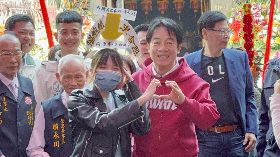 賴總統嘉義發放福袋