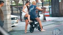 KID夫妻玩很大　夫妻同騎引熱議