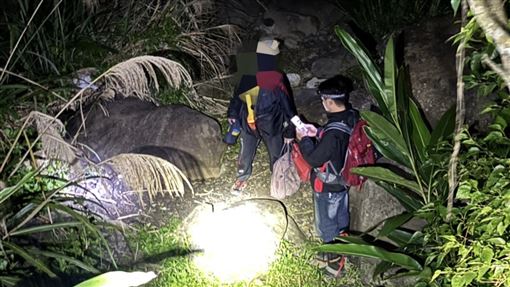 三峽深山釣客失聯　警消搜索2小時救回