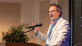 美國國務院官員姚文，17日秀出地震數據，加碼指控中國祕密核試。（圖／翻攝自X平台 @white_lenka）