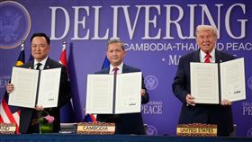 去年川普替柬泰兩國斡旋停火並達成協議。（圖／美聯社／達志影像）