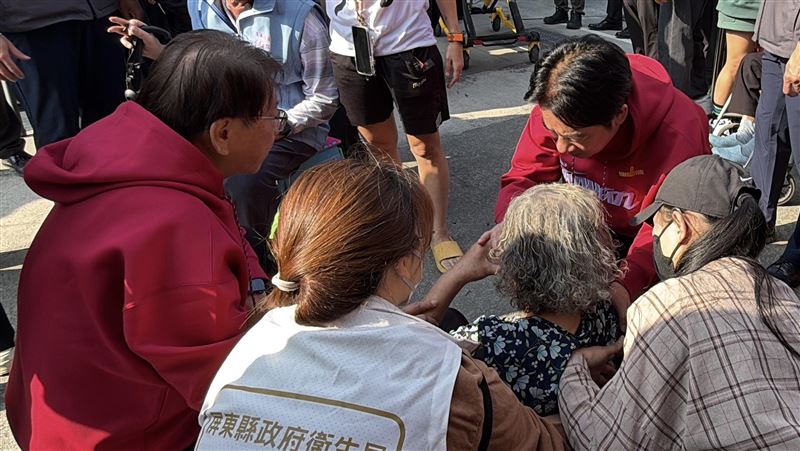 賴清德屏東發福袋 遇長者昏倒秒變仁醫