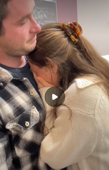 安娜伊絲當場感動落淚。（圖／翻攝自IG @citymd）