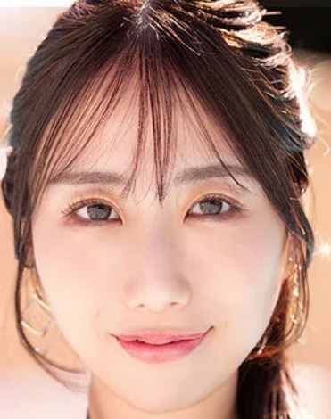 護理師葉山美里亞擁有J罩杯爆乳，許多病人都曾被她細心地照顧，等到她轉身離開忍不住在想：「哇靠，真胸！」（圖／翻攝自Ｘ）